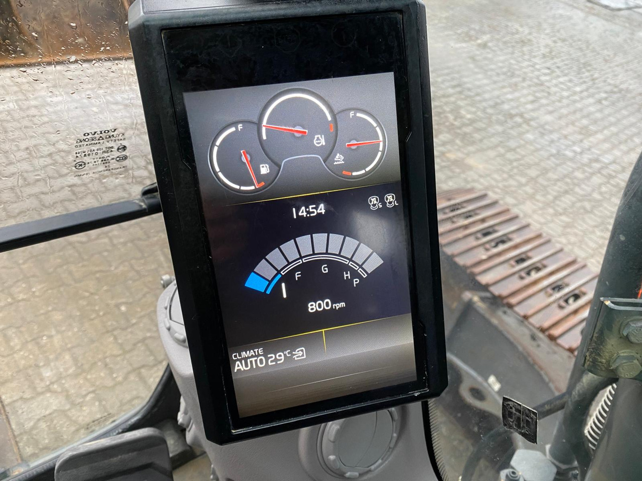 Crawler excavator Volvo EC300: picture 11