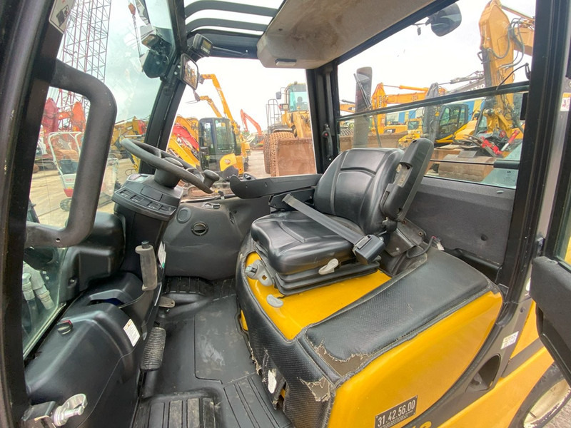 Yale GDP45 VX6 NVT - Forklift: picture 3 Yale GDP45 VX6 NVT - Forklift: picture 3