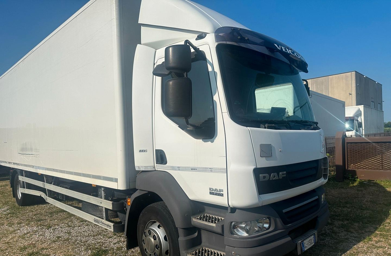 DAF LF 55.220 FURGONE 8 MT. - Box truck: picture 2 DAF LF 55.220 FURGONE 8 MT. - Box truck: picture 2