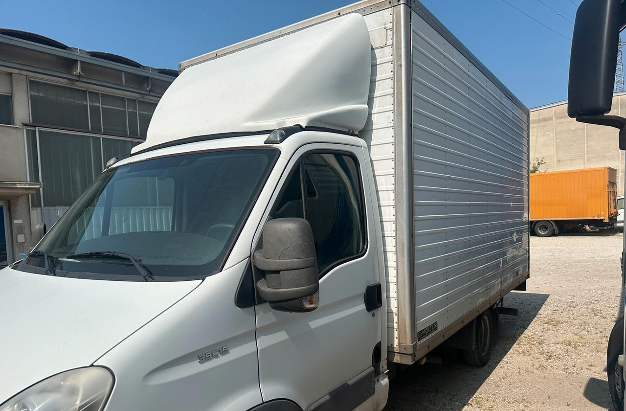 Iveco - Closed box van: picture 4 Iveco - Closed box van: picture 4