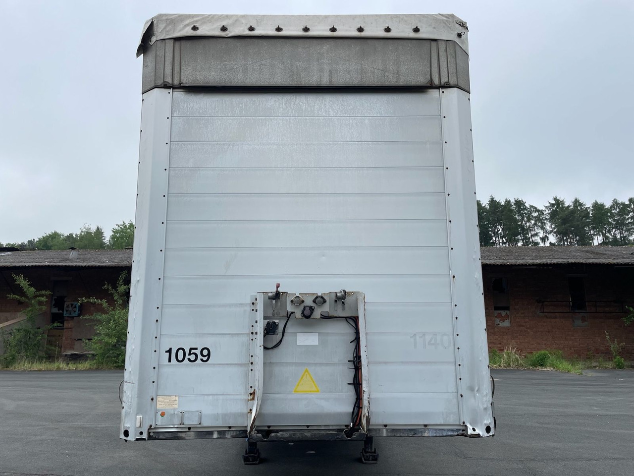 Schmitz Cargobull S01 3-Achs/Pritsche+Plane/13,5m/28100kg-Nutzlast - Curtainsider semi-trailer: picture 2 Schmitz Cargobull S01 3-Achs/Pritsche+Plane/13,5m/28100kg-Nutzlast - Curtainsider semi-trailer: picture 2