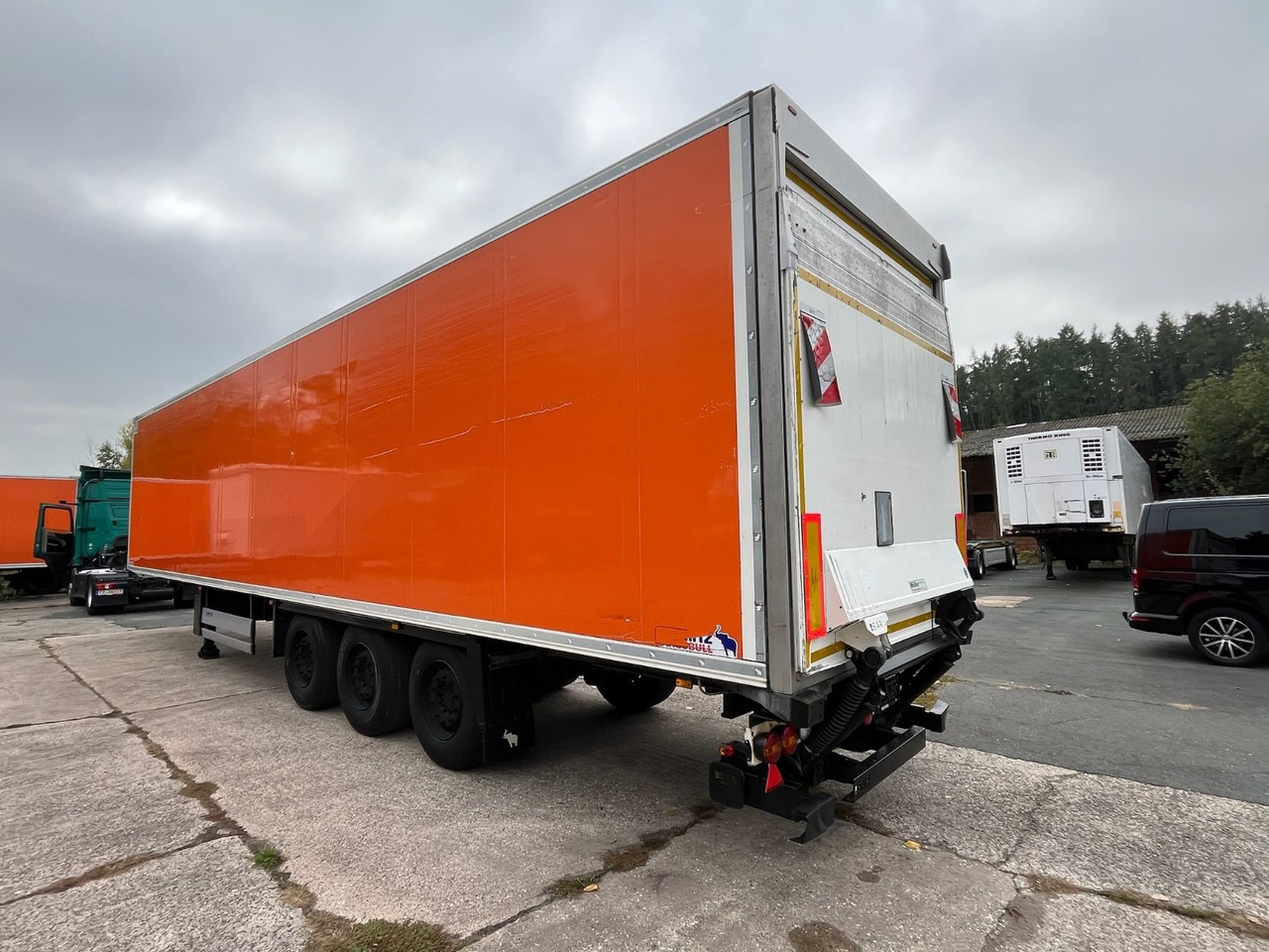 Schmitz Cargobull SCB*S3B/CARRIER/Vector1550/LBW/BÄR/2347h/13,4m - Refrigerator semi-trailer: picture 3 Schmitz Cargobull SCB*S3B/CARRIER/Vector1550/LBW/BÄR/2347h/13,4m - Refrigerator semi-trailer: picture 3