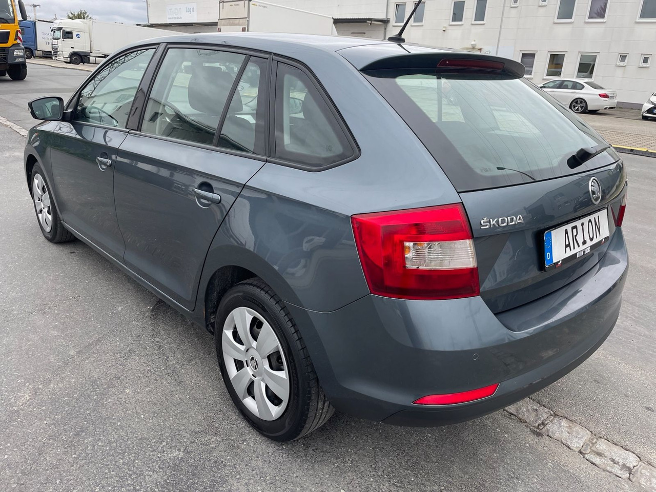 Skoda Rapid Spaceback Ambition - Estate car: picture 4 Skoda Rapid Spaceback Ambition - Estate car: picture 4