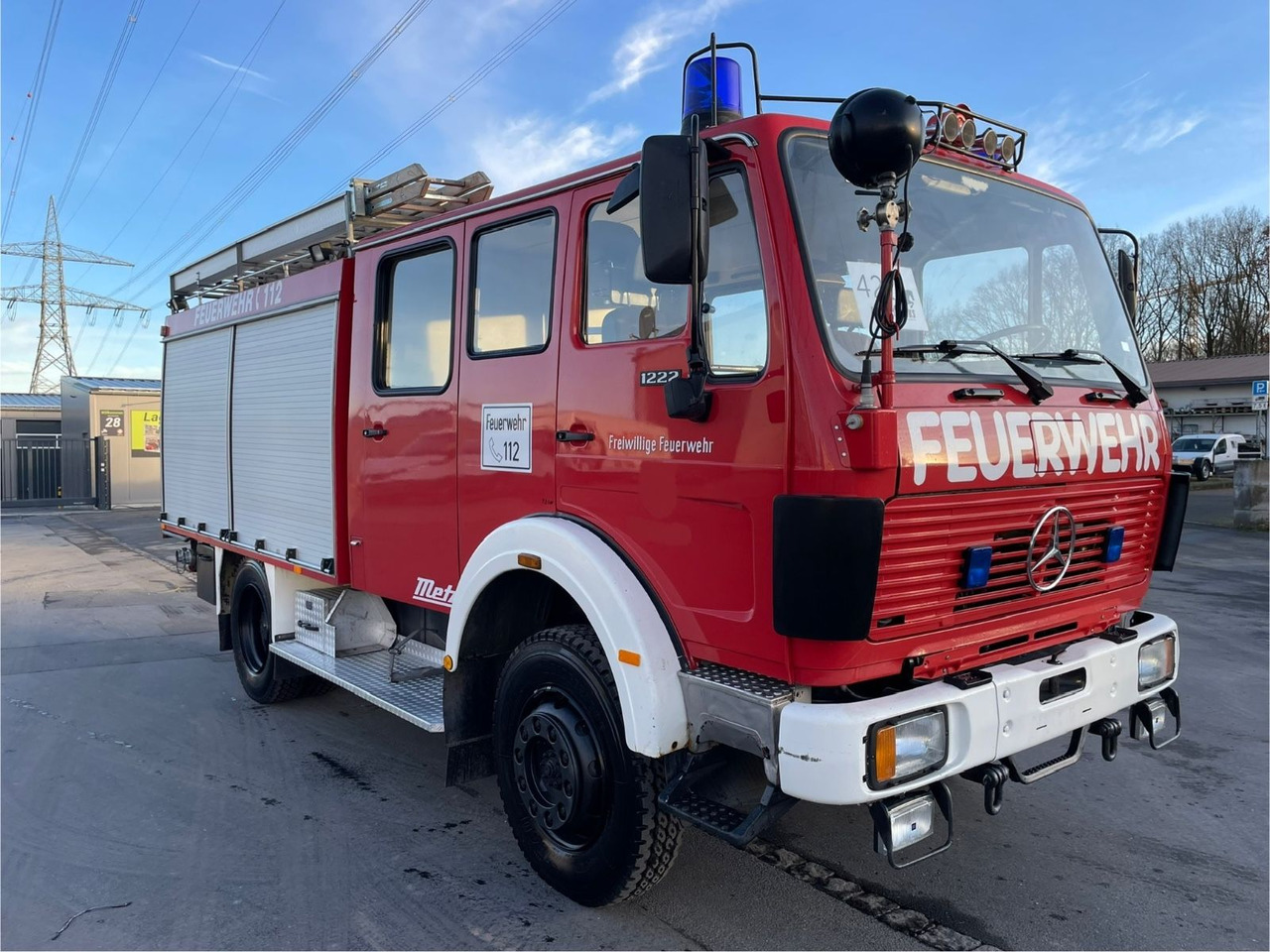 Mercedes-Benz 1222 AF 4x4 Feuerwehr/TLF16/25/2440LTR/215h/DOKA - Truck: picture 1 Mercedes-Benz 1222 AF 4x4 Feuerwehr/TLF16/25/2440LTR/215h/DOKA - Truck: picture 1