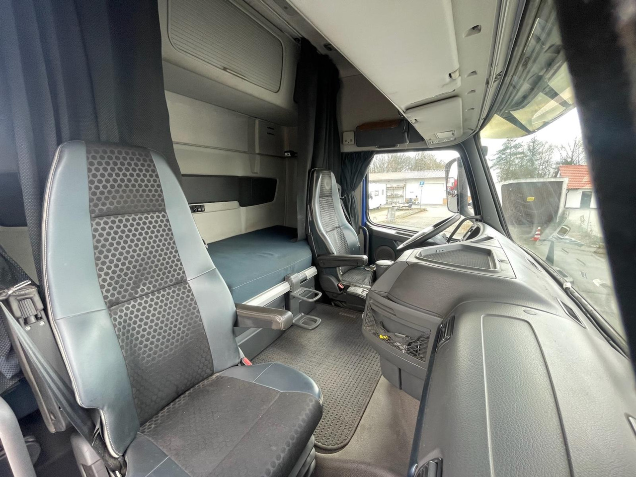 Curtain side truck Volvo FH 460 EEV Dreiseiten-Getreidekipper/gel. NLA/AC: picture 13