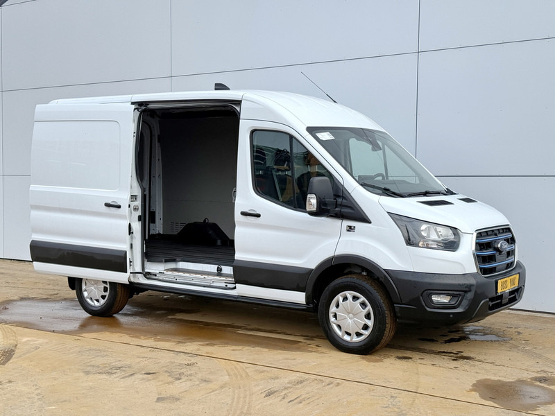 Ford E-Transit 390 68kWh 184PK Elektrisch 68kWh 317km WLTP BEV Snelladen L2H2 Climate Control Carplay Camera Stoelverwarming Parkeersensoren voor achter - Panel van, Electric van: picture 5 Ford E-Transit 390 68kWh 184PK Elektrisch 68kWh 317km WLTP BEV Snelladen L2H2 Climate Control Carplay Camera Stoelverwarming Parkeersensoren voor achter - Panel van, Electric van: picture 5