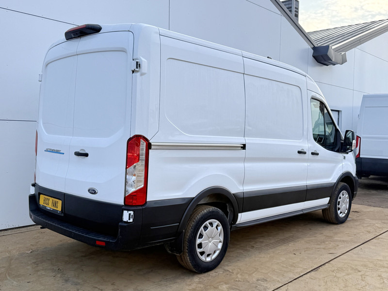 Ford E-Transit 68kWh 184PK 317km WLTP 135kWh Snelladen L2H2 Climate Control Cruise Control Tachograaf Camera Stoelverwarming Parkeersensoren voor achter - Panel van, Electric van: picture 4 Ford E-Transit 68kWh 184PK 317km WLTP 135kWh Snelladen L2H2 Climate Control Cruise Control Tachograaf Camera Stoelverwarming Parkeersensoren voor achter - Panel van, Electric van: picture 4