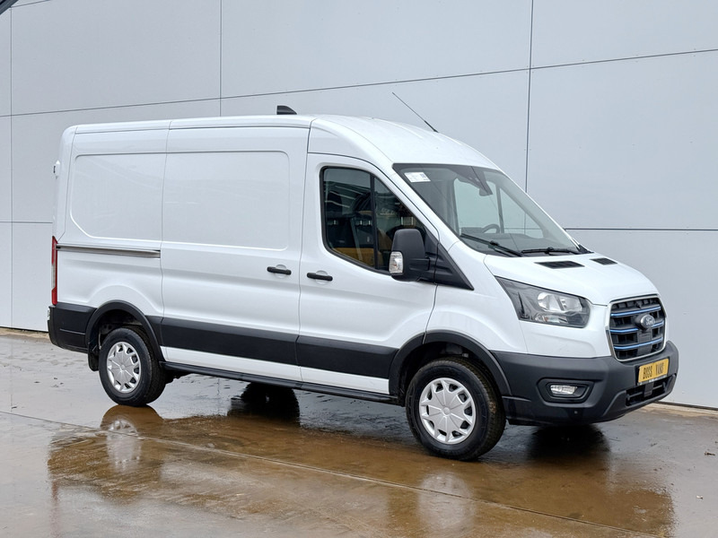 Ford E-Transit 68kWh 317km WLTP 135kWh Snelladen L2H2 Climate Control Cruise Control Tachograaf Camera Stoelverwarming Parkeersensoren voor achter - Panel van, Electric van: picture 4 Ford E-Transit 68kWh 317km WLTP 135kWh Snelladen L2H2 Climate Control Cruise Control Tachograaf Camera Stoelverwarming Parkeersensoren voor achter - Panel van, Electric van: picture 4