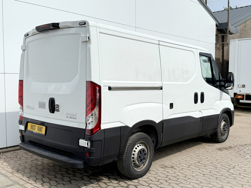 Iveco Daily 35S16 2.3 Automaat L1H1 Dubbele Schuif Airco Cruise Control Navigatie Camera LED - Panel van: picture 4 Iveco Daily 35S16 2.3 Automaat L1H1 Dubbele Schuif Airco Cruise Control Navigatie Camera LED - Panel van: picture 4