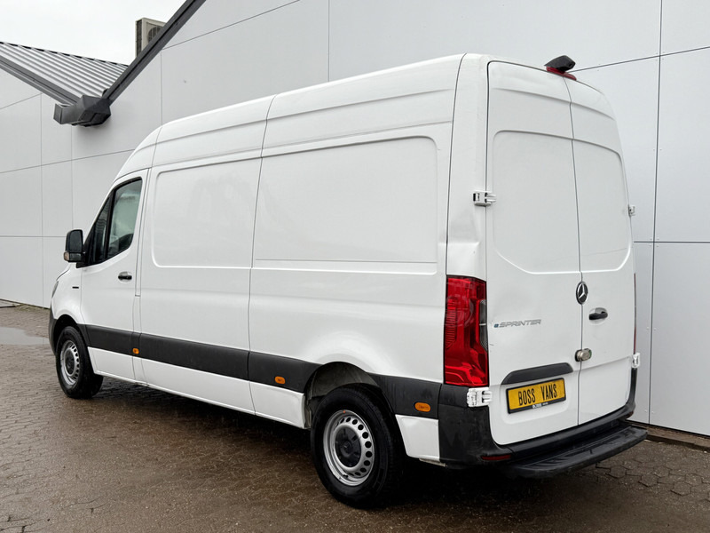 Mercedes-Benz eSprinter 312 ALL-IN PRIJS 93.2% (SOH) L2H2 55kWh 168km WLTP 80kw Snelladen Climate Control Camera Stoelverwarming Laadkabel - Panel van, Electric van: picture 2 Mercedes-Benz eSprinter 312 ALL-IN PRIJS 93.2% (SOH) L2H2 55kWh 168km WLTP 80kw Snelladen Climate Control Camera Stoelverwarming Laadkabel - Panel van, Electric van: picture 2