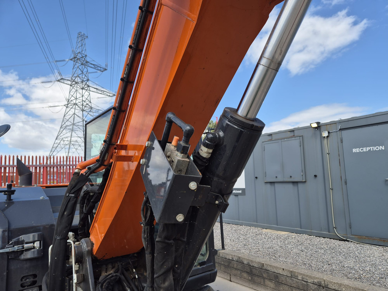 Mini excavator Hitachi ZX85USBR-6 2PB: picture 15