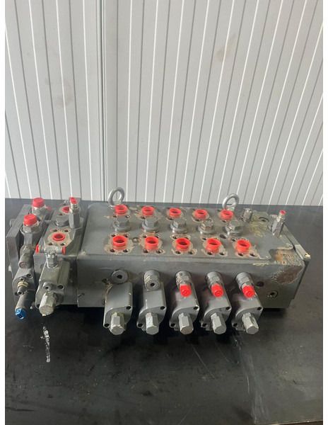 Liebherr A904C Li / A904C Li EDC - Hydraulics: picture 4 Liebherr A904C Li / A904C Li EDC - Hydraulics: picture 4