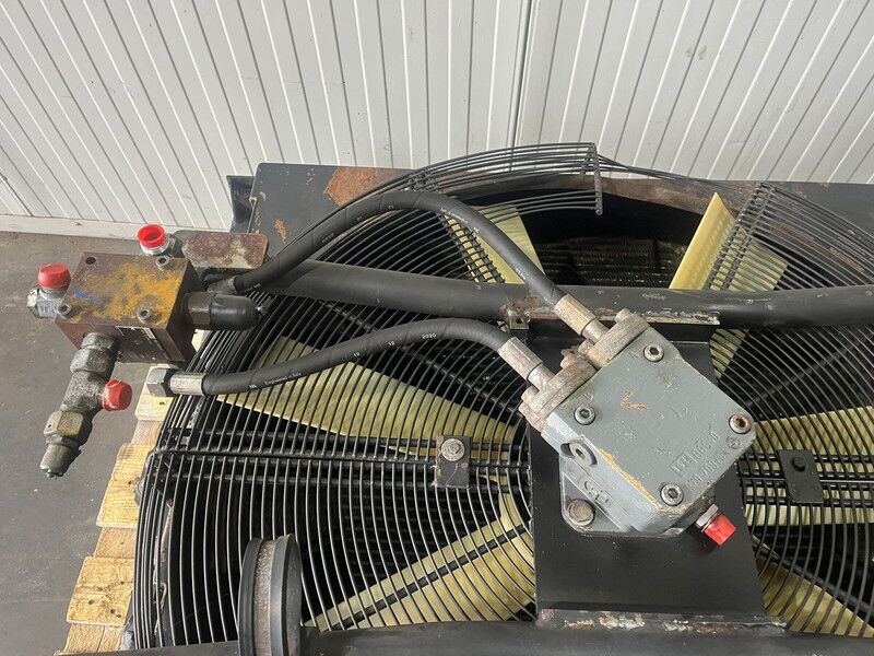Liebherr Combined Radiator 1010694 - Radiator: picture 2 Liebherr Combined Radiator 1010694 - Radiator: picture 2
