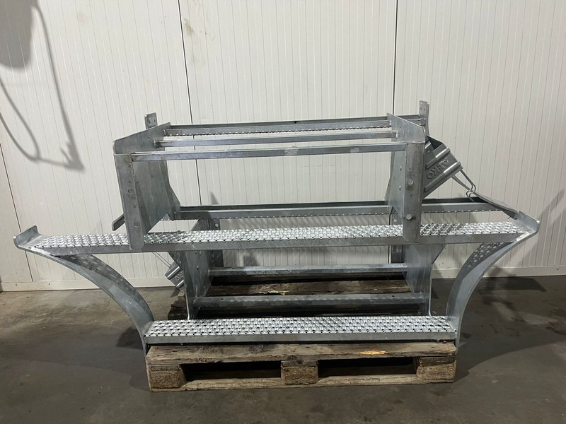 Liebherr - Cab and interior: picture 1 Liebherr - Cab and interior: picture 1