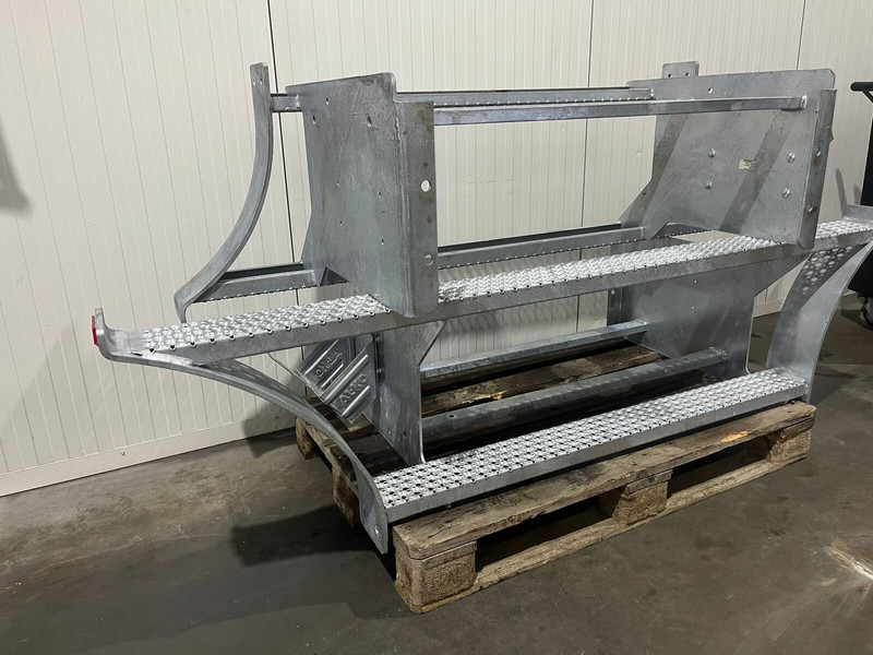 Liebherr - Cab and interior: picture 3 Liebherr - Cab and interior: picture 3