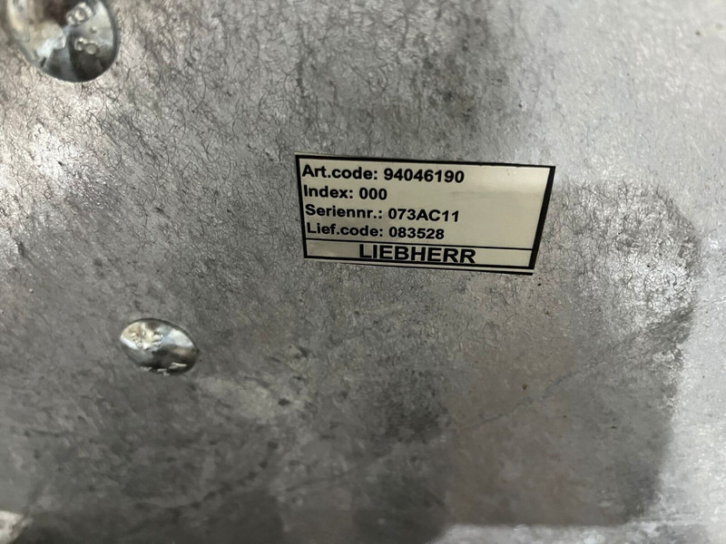 Liebherr - Cab and interior: picture 4 Liebherr - Cab and interior: picture 4