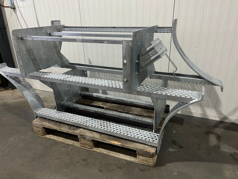 Liebherr - Cab and interior: picture 2 Liebherr - Cab and interior: picture 2