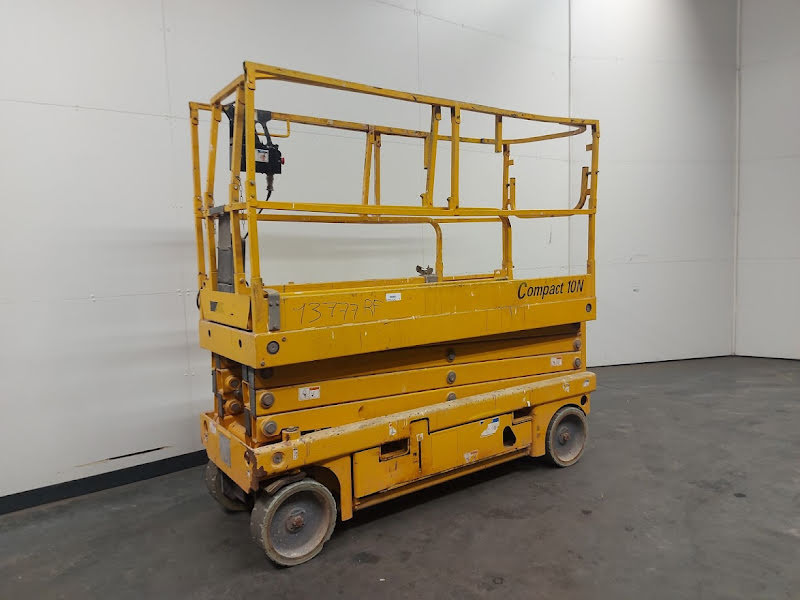 HAULOTTE Compact 10N - Scissor lift: picture 1 HAULOTTE Compact 10N - Scissor lift: picture 1
