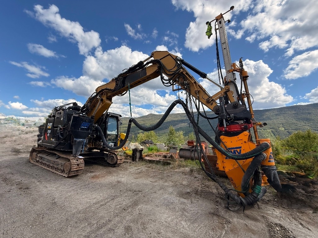 CAT 325 FL CR - Crawler excavator: picture 3 CAT 325 FL CR - Crawler excavator: picture 3