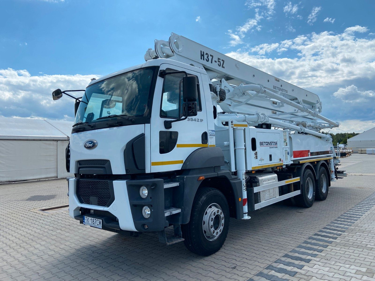Ford 3542 P BETONSTAR H37.-14 5Z - Concrete pump truck: picture 2 Ford 3542 P BETONSTAR H37.-14 5Z - Concrete pump truck: picture 2