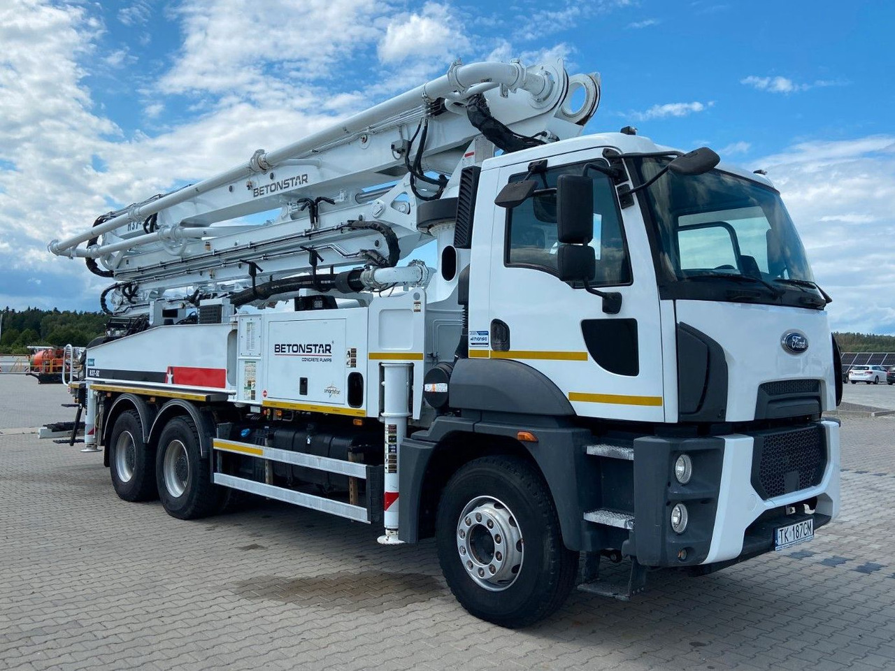 Ford 3542 P BETONSTAR H37.-14 5Z - Concrete pump truck: picture 1 Ford 3542 P BETONSTAR H37.-14 5Z - Concrete pump truck: picture 1