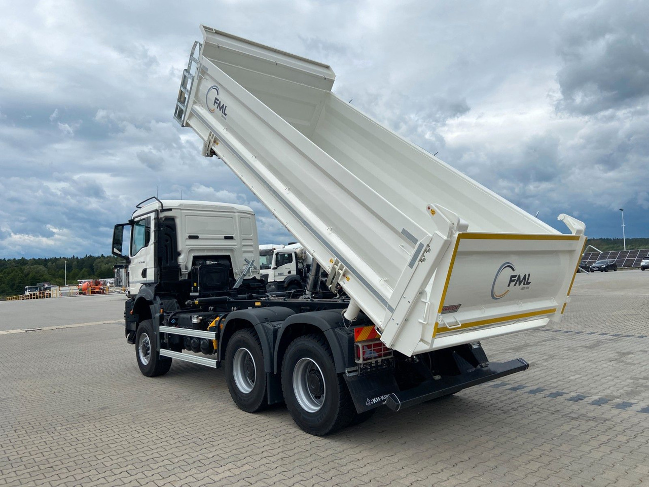 Tipper MAN TGS 33.480 6X6 FML Dreiseitenkipper: picture 9