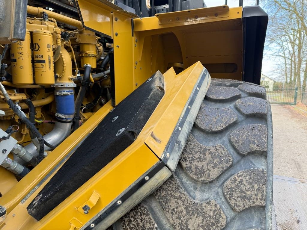 Wheel loader CAT 980 M: picture 27