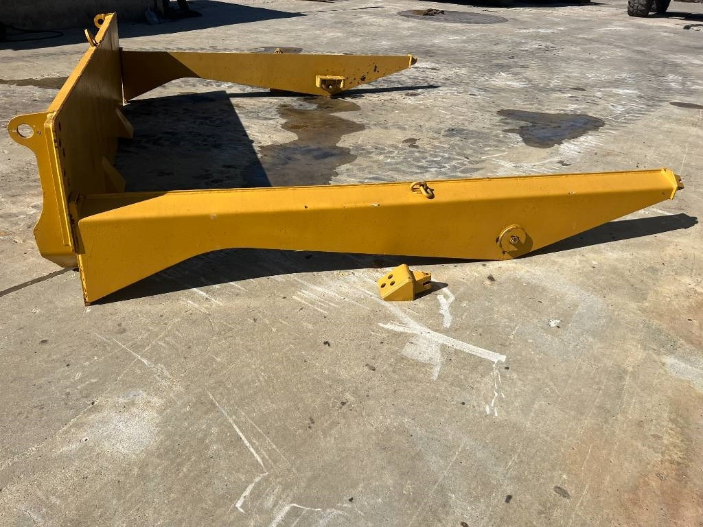 CAT TAILGATE CAT 735 - Tail lift: picture 4 CAT TAILGATE CAT 735 - Tail lift: picture 4