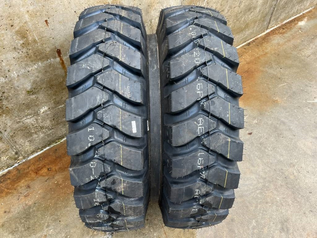 Kuhmo 1000 X 20 16PR tyres fitted on rim NEW  - Tire for Construction machinery: picture 4 Kuhmo 1000 X 20 16PR tyres fitted on rim NEW  - Tire for Construction machinery: picture 4