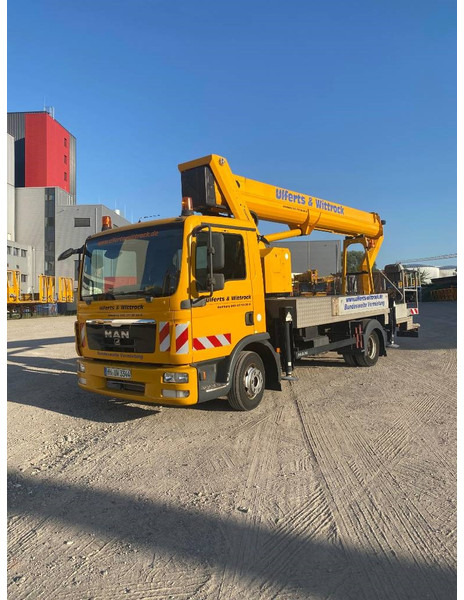 Ruthmann T 330 - Truck mounted aerial platform: picture 1 Ruthmann T 330 - Truck mounted aerial platform: picture 1