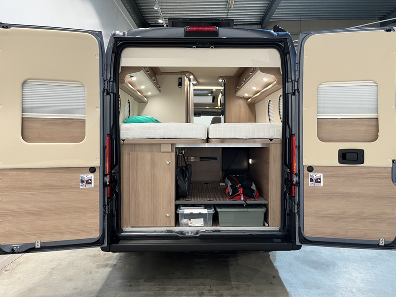 Carthago MALIBU VAN 640 LE GT Skyview 160 PK Automaat / Dakairco / Compleet Als Nieuw ! / 17.200 KM !! - Camper van: picture 3 Carthago MALIBU VAN 640 LE GT Skyview 160 PK Automaat / Dakairco / Compleet Als Nieuw ! / 17.200 KM !! - Camper van: picture 3