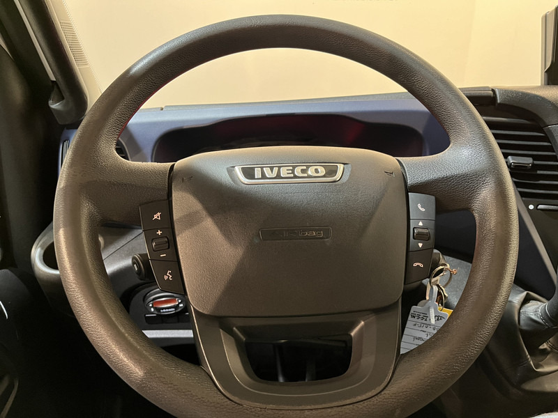 Open body delivery van Iveco 65C18 3.0 Automaat Open Laadbak / Mobiele Werkplaats / Bott Inrichting / Euro 6 / Airco / Cruise Control / Trekhaak / Camera / 3-Zits / 55.400 KM !! C-Rijbewijs !!: picture 13