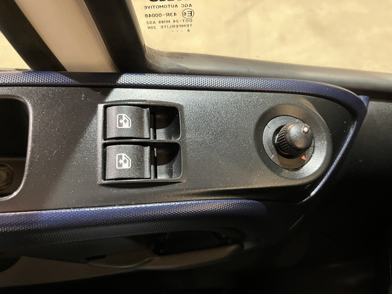 Open body delivery van Iveco 65C18 3.0 Automaat Open Laadbak / Mobiele Werkplaats / Bott Inrichting / Euro 6 / Airco / Cruise Control / Trekhaak / Camera / 3-Zits / 55.400 KM !! C-Rijbewijs !!: picture 15