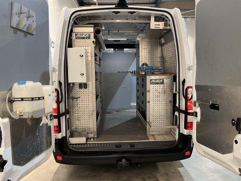 Renault Master 2.3 dCi L2H2 130 PK Servicebus / Aluca Inrichting / Euro 6 / Luchtvering / 220V. / Trekhaak / Airco / Cruise Control / Camera / 90.400 KM !! - Panel van: picture 4 Renault Master 2.3 dCi L2H2 130 PK Servicebus / Aluca Inrichting / Euro 6 / Luchtvering / 220V. / Trekhaak / Airco / Cruise Control / Camera / 90.400 KM !! - Panel van: picture 4