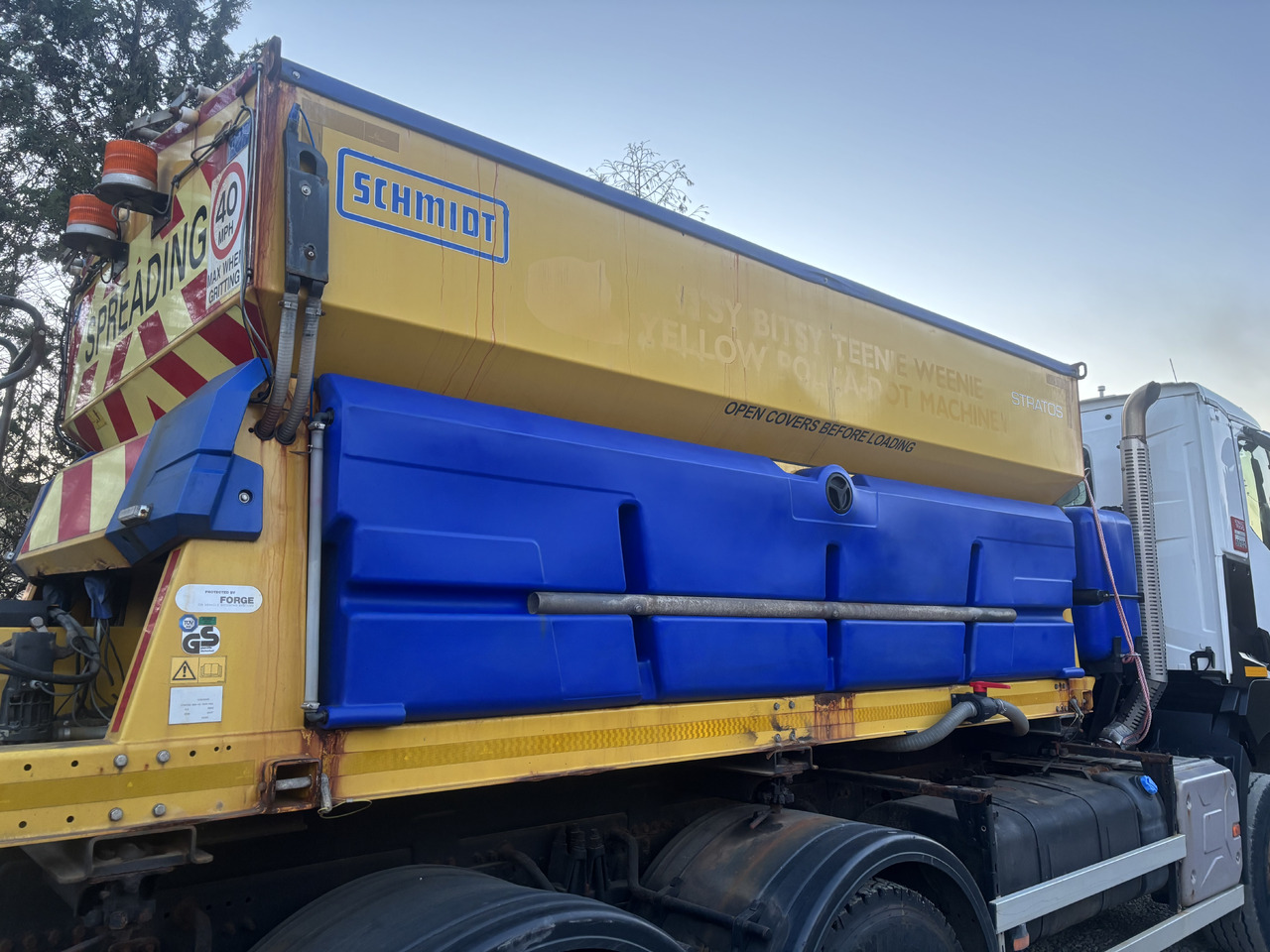 RENAULT K380 6x6 K380 6x6 SCHMIDT STRATOS III GRITTER/SPREADER PLOUGH - Snow removal vehicle: picture 2 RENAULT K380 6x6 K380 6x6 SCHMIDT STRATOS III GRITTER/SPREADER PLOUGH - Snow removal vehicle: picture 2