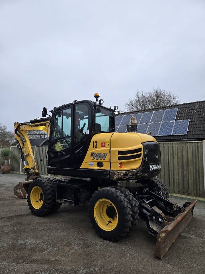 Yanmar B 95 W - Wheel excavator: picture 2 Yanmar B 95 W - Wheel excavator: picture 2