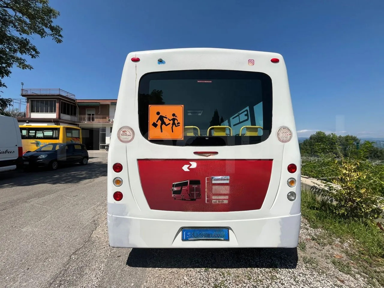 Isuzu P65 - Coach: picture 5 Isuzu P65 - Coach: picture 5