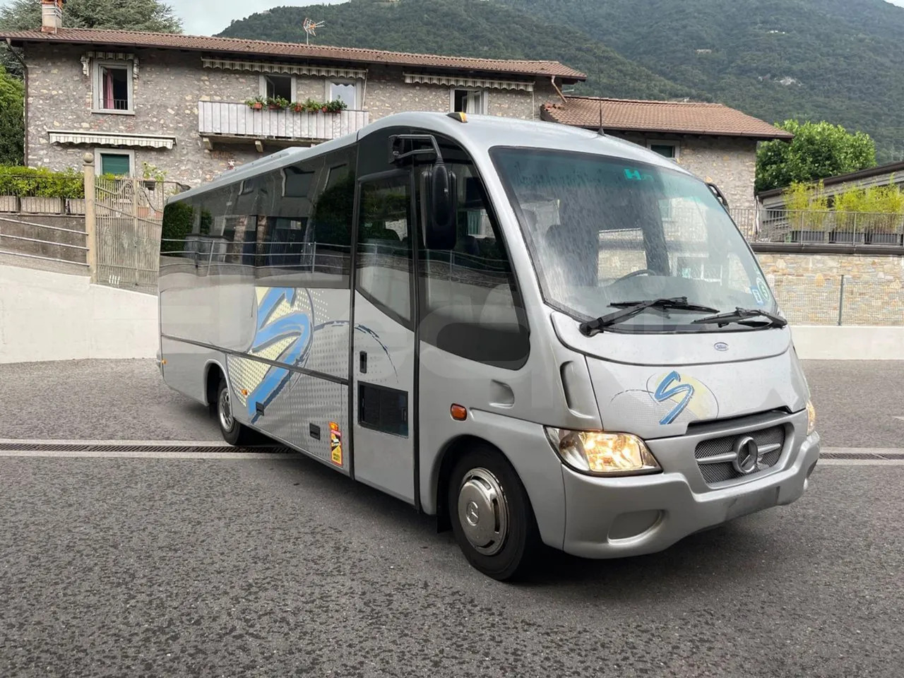 Mercedes-Benz MB 818 S - Coach: picture 1 Mercedes-Benz MB 818 S - Coach: picture 1