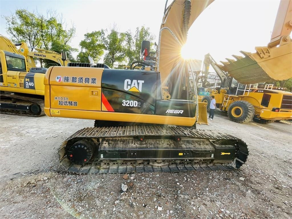 CAT 320D2L  - Crawler excavator: picture 5 CAT 320D2L  - Crawler excavator: picture 5