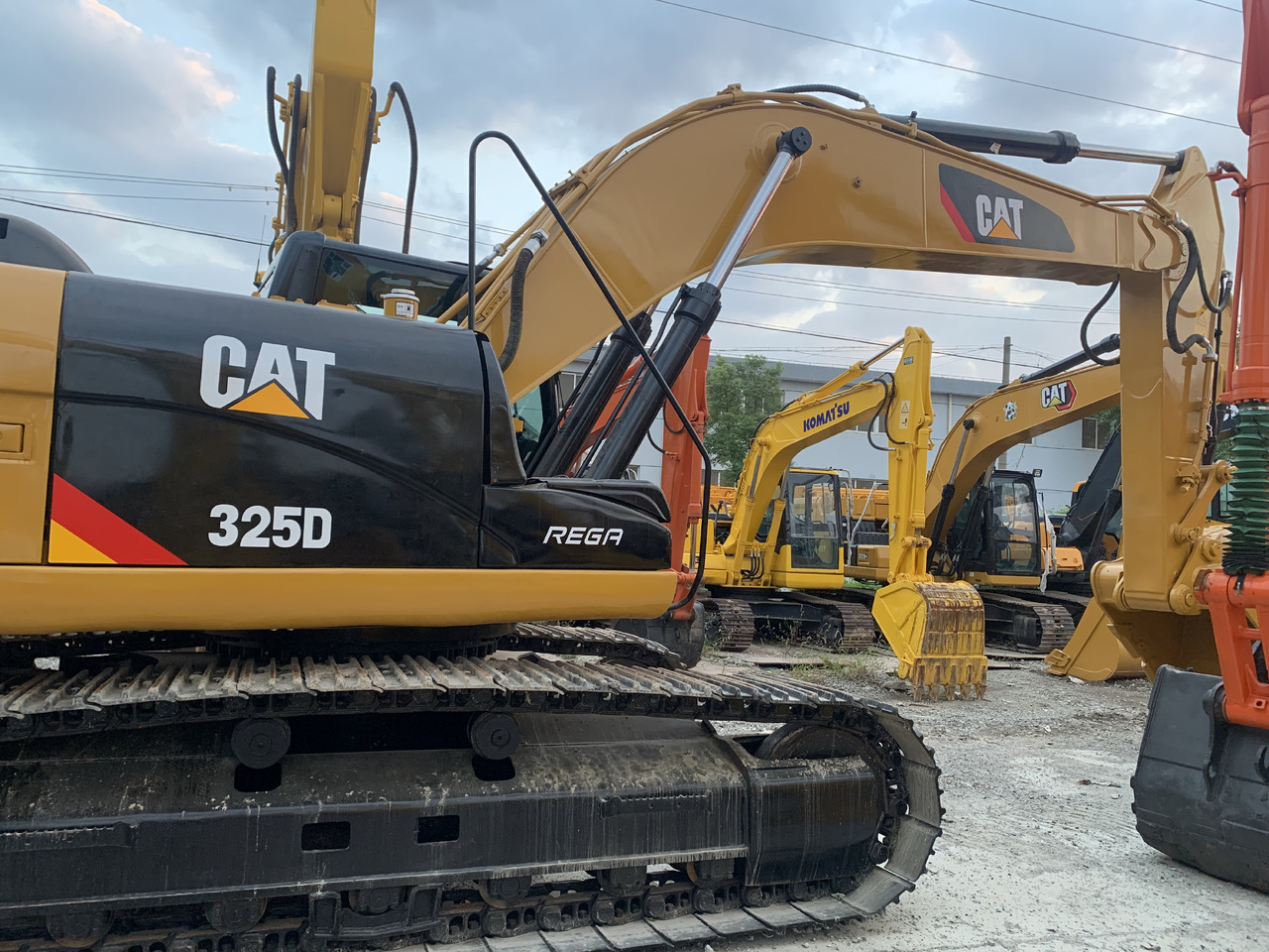 CATERPILLAR 325D - Crawler excavator: picture 2 CATERPILLAR 325D - Crawler excavator: picture 2