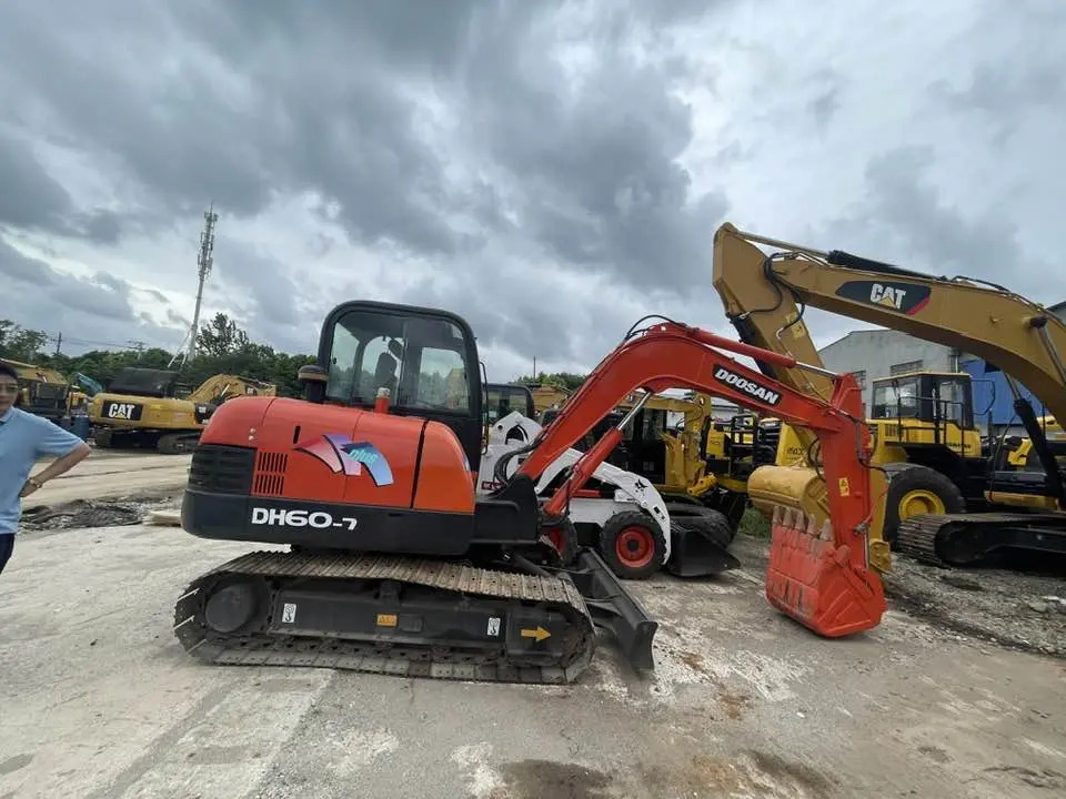 Doosan DH60-7 - Mini excavator: picture 1 Doosan DH60-7 - Mini excavator: picture 1