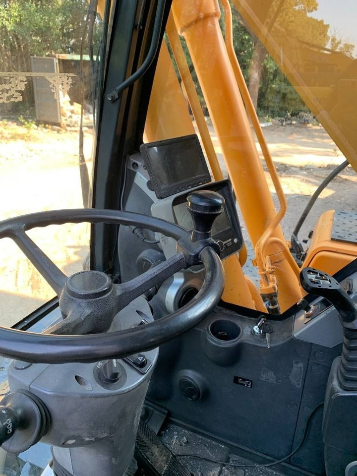 Hyundai R210W-9 - Wheel excavator: picture 4 Hyundai R210W-9 - Wheel excavator: picture 4