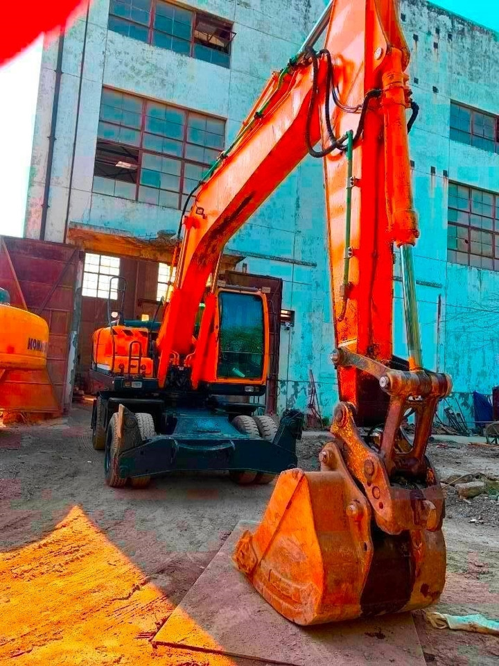 Hyundai R210W-9T - Crawler excavator: picture 2 Hyundai R210W-9T - Crawler excavator: picture 2