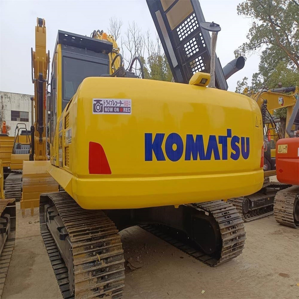 Komatsu PC 220 - Crawler excavator: picture 2 Komatsu PC 220 - Crawler excavator: picture 2