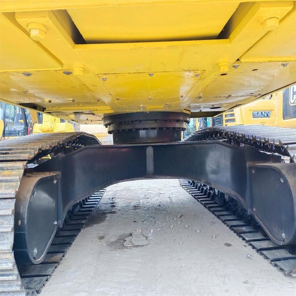 Komatsu PC 220 - Crawler excavator: picture 3 Komatsu PC 220 - Crawler excavator: picture 3