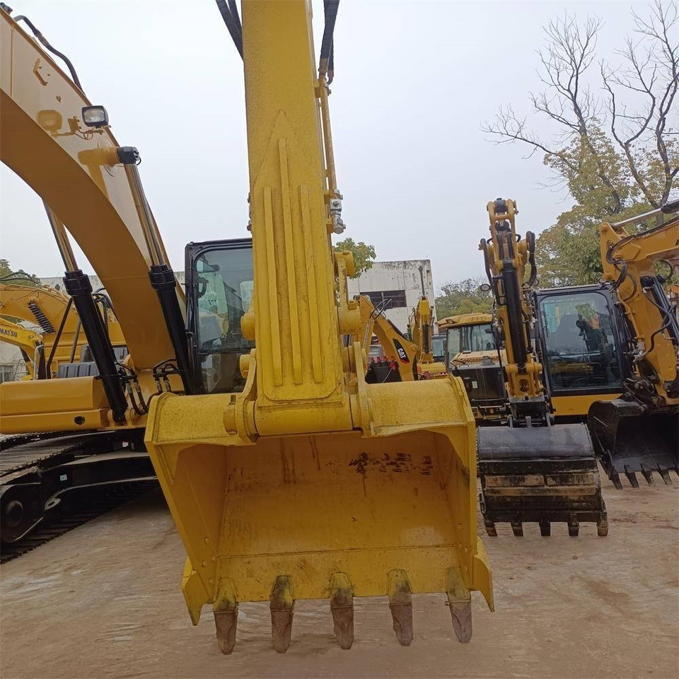Komatsu PC 220 - Crawler excavator: picture 4 Komatsu PC 220 - Crawler excavator: picture 4