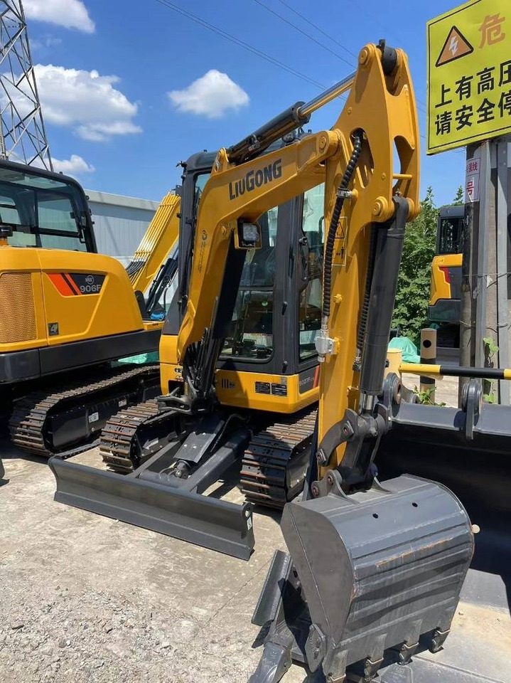 Liugong 9027 FZTS - Crawler excavator: picture 1 Liugong 9027 FZTS - Crawler excavator: picture 1