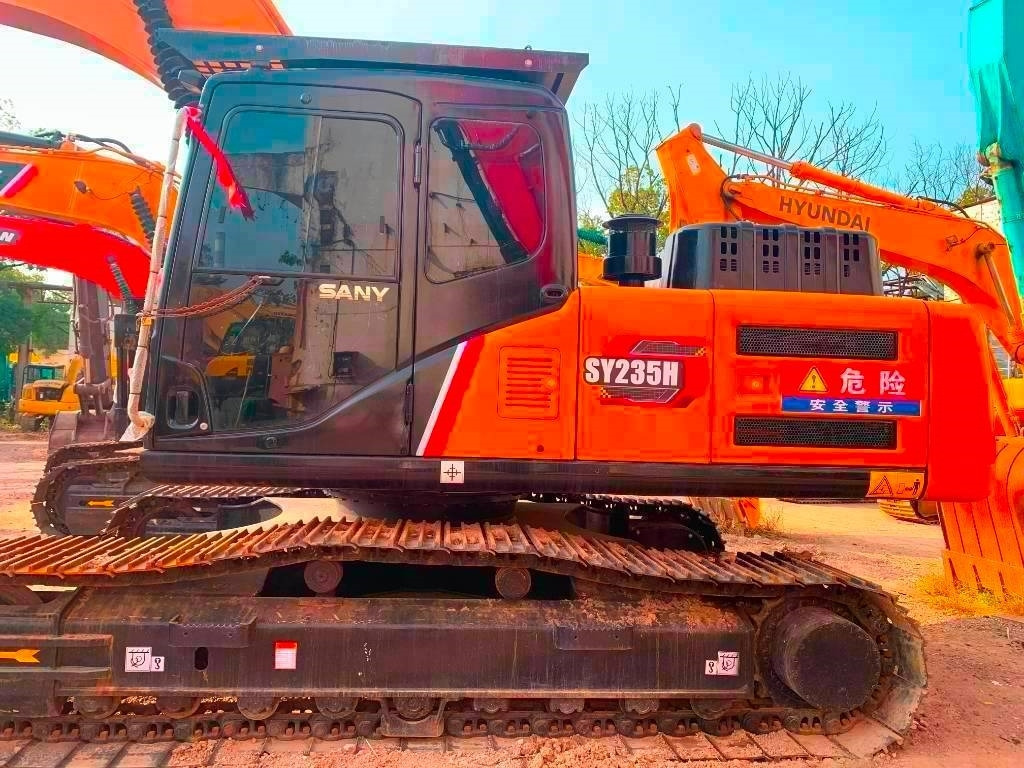Sany SY 235 H - Crawler excavator: picture 4 Sany SY 235 H - Crawler excavator: picture 4