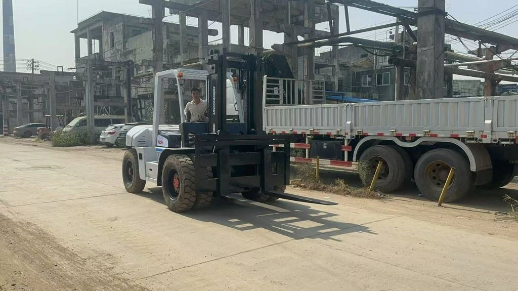 TCM FD 100 Z8 - Telescopic handler: picture 3 TCM FD 100 Z8 - Telescopic handler: picture 3