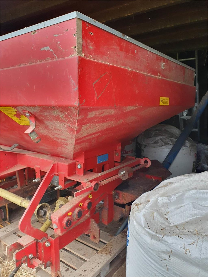 Bredal B2 LIFTOPHÆNGT - Fertilizer spreader: picture 3 Bredal B2 LIFTOPHÆNGT - Fertilizer spreader: picture 3